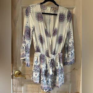 REVERSE Boho Front Wrap Romper in White Medallion Print. Women’s Large